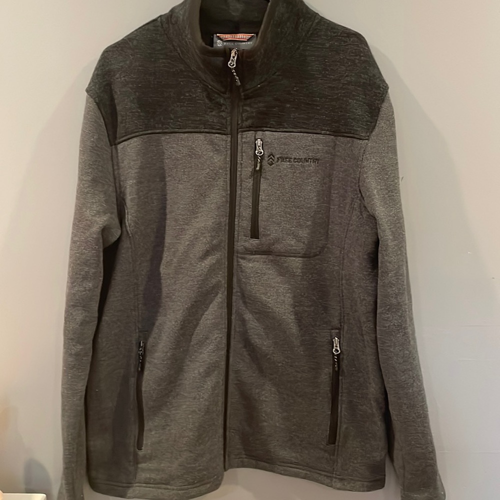 Men’s free country gray zip up worn once XL